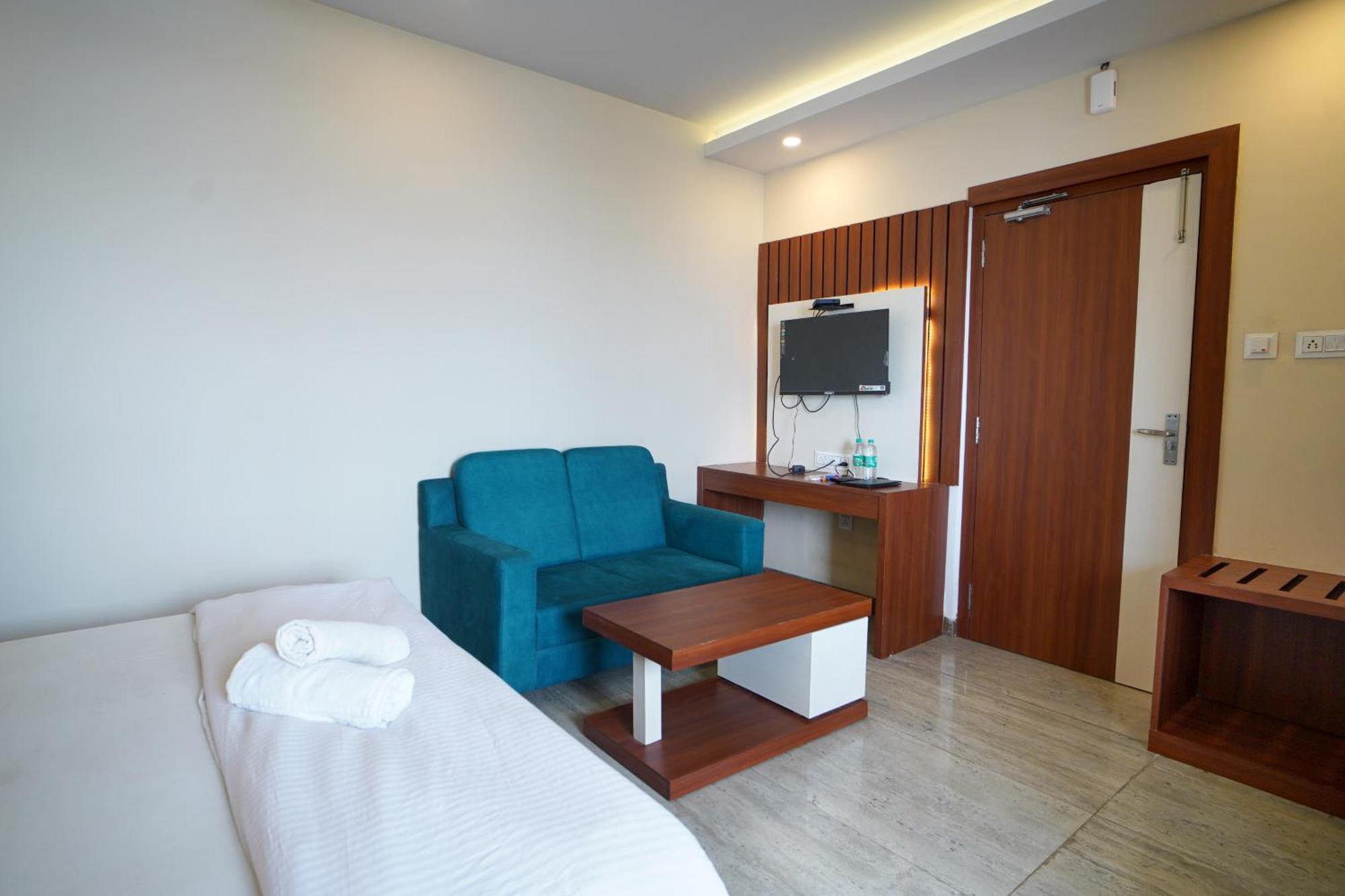 Royal Sea View !! Beach Front With Free Wifi !! Digha  Exteriér fotografie
