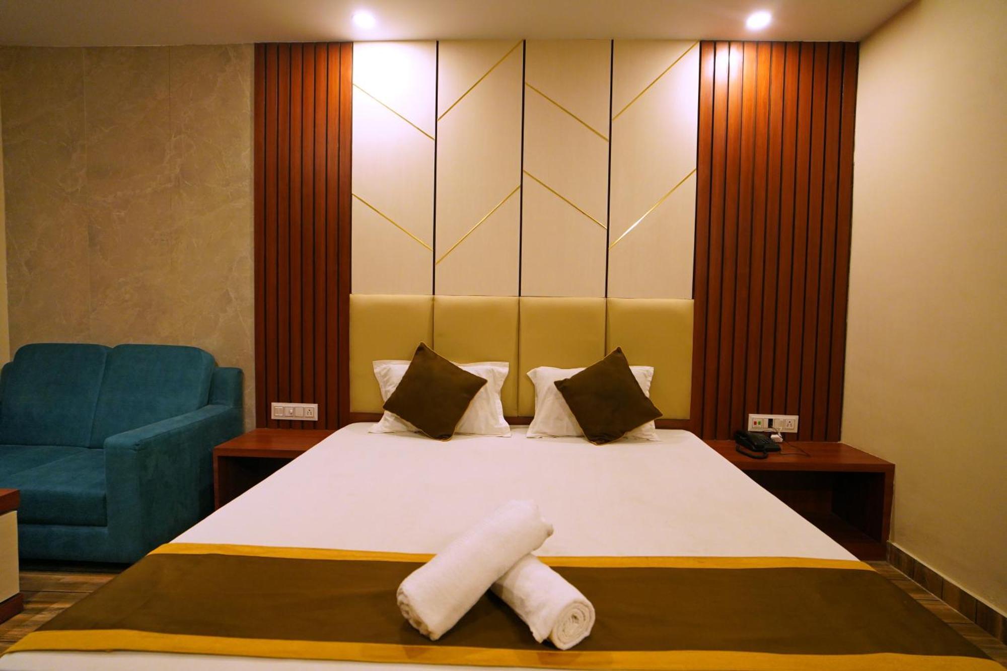 Royal Sea View !! Beach Front With Free Wifi !! Digha  Exteriér fotografie