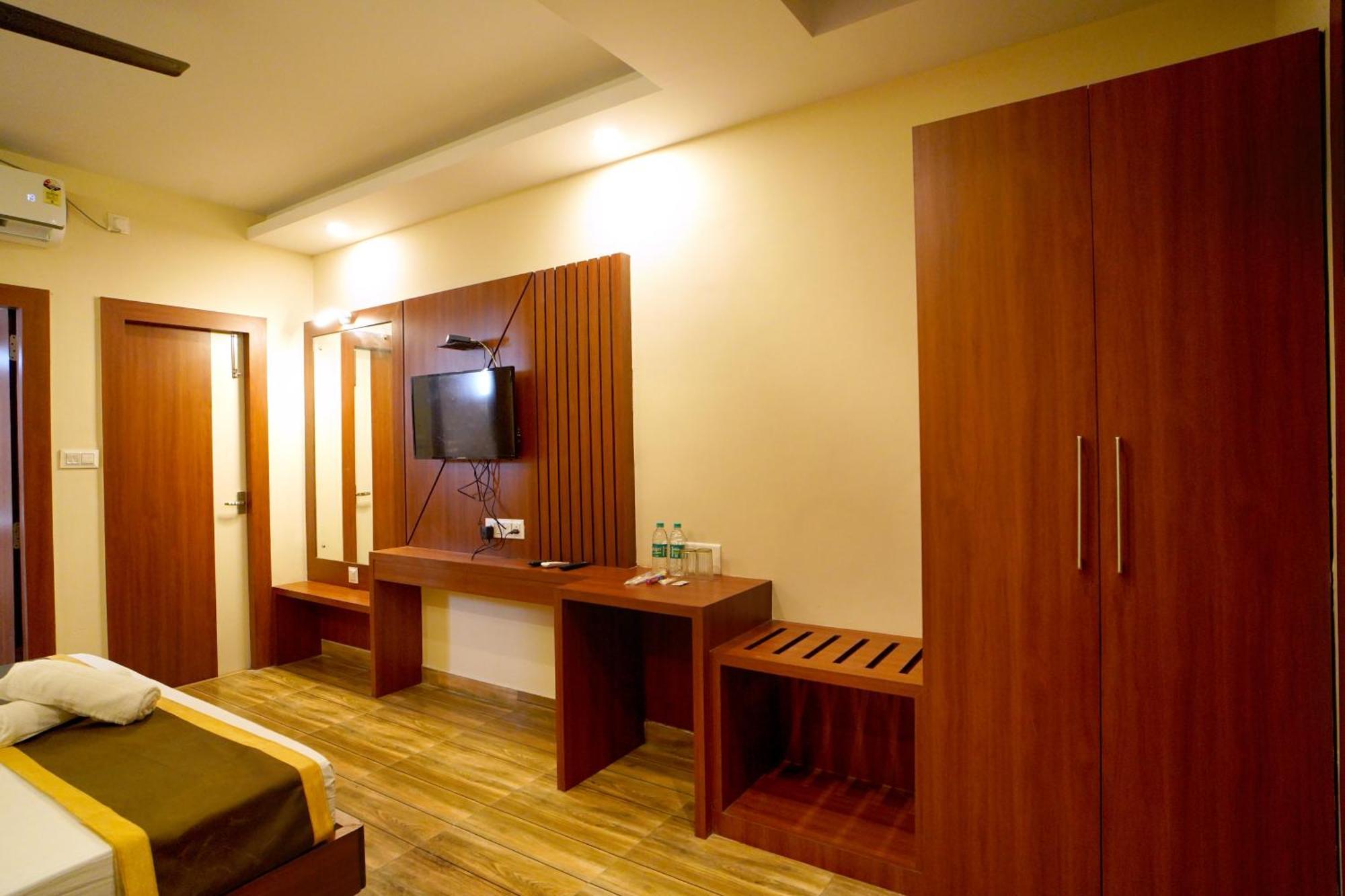 Royal Sea View !! Beach Front With Free Wifi !! Digha  Exteriér fotografie