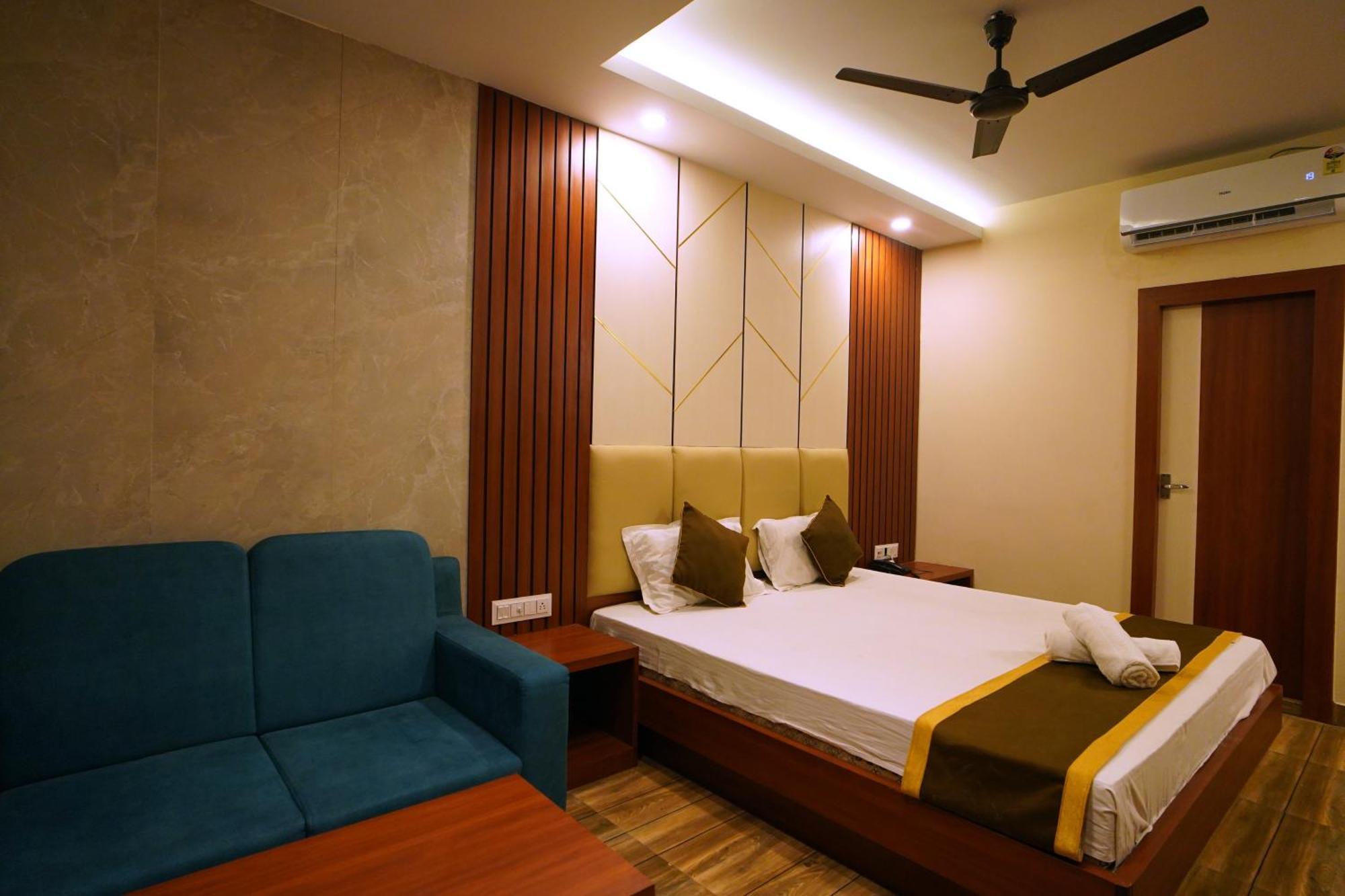 Royal Sea View !! Beach Front With Free Wifi !! Digha  Exteriér fotografie